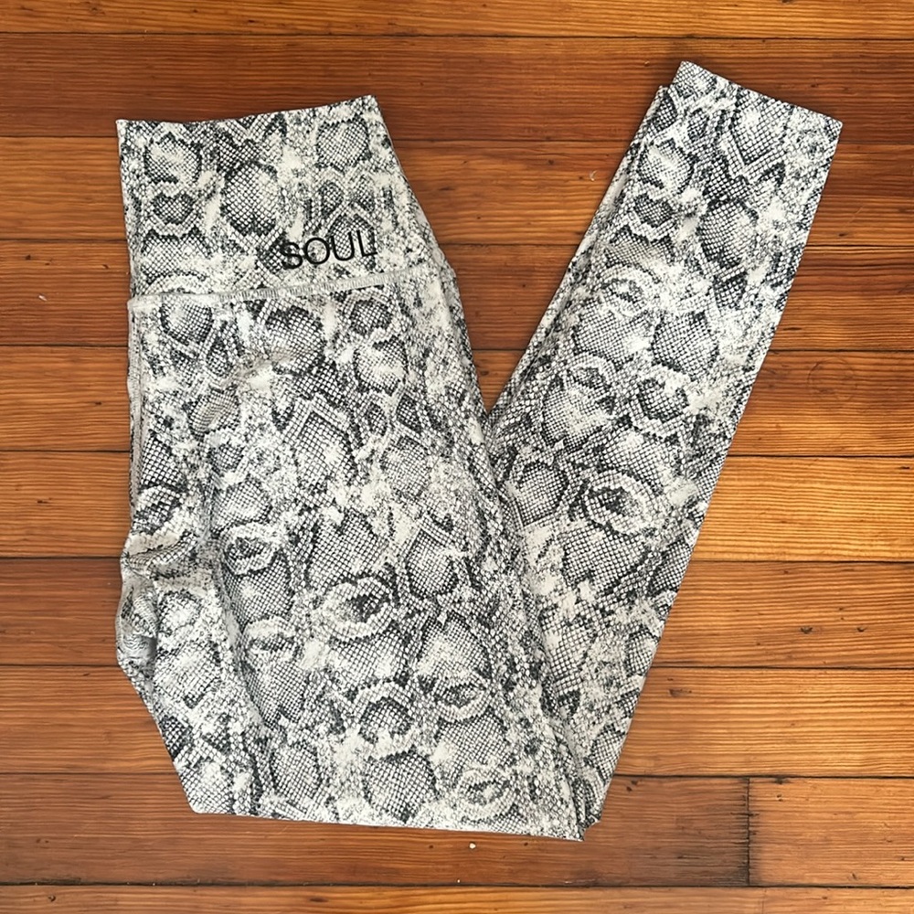 Soul by Soulcycle Snakeskin Leggings SIZE M